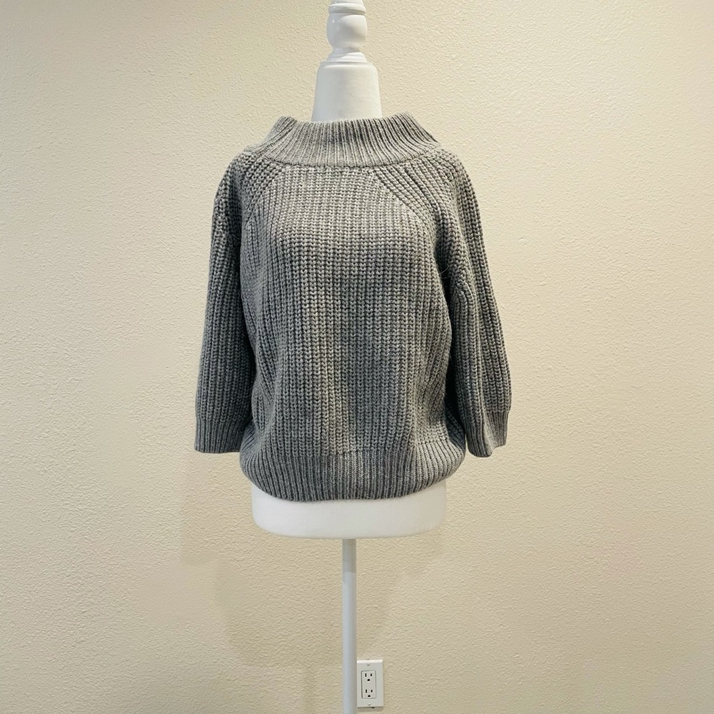 Women’s knit Sweater